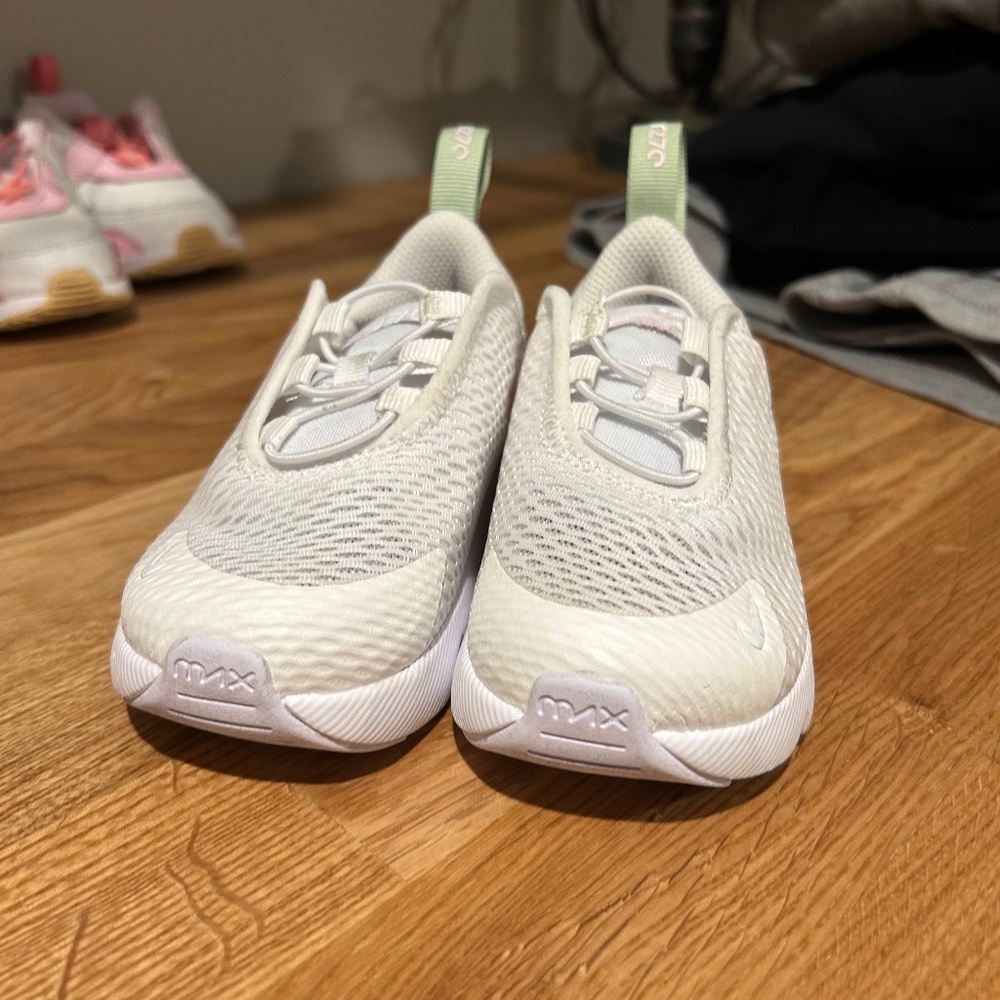 Nikes for girls in great condition